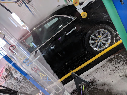 Car Wash «Rainbow Car Wash», reviews and photos, 225 W Old Country Rd, Hicksville, NY 11801, USA