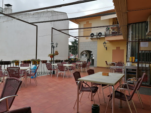 Restaurante los Arcos en Navalagamella
