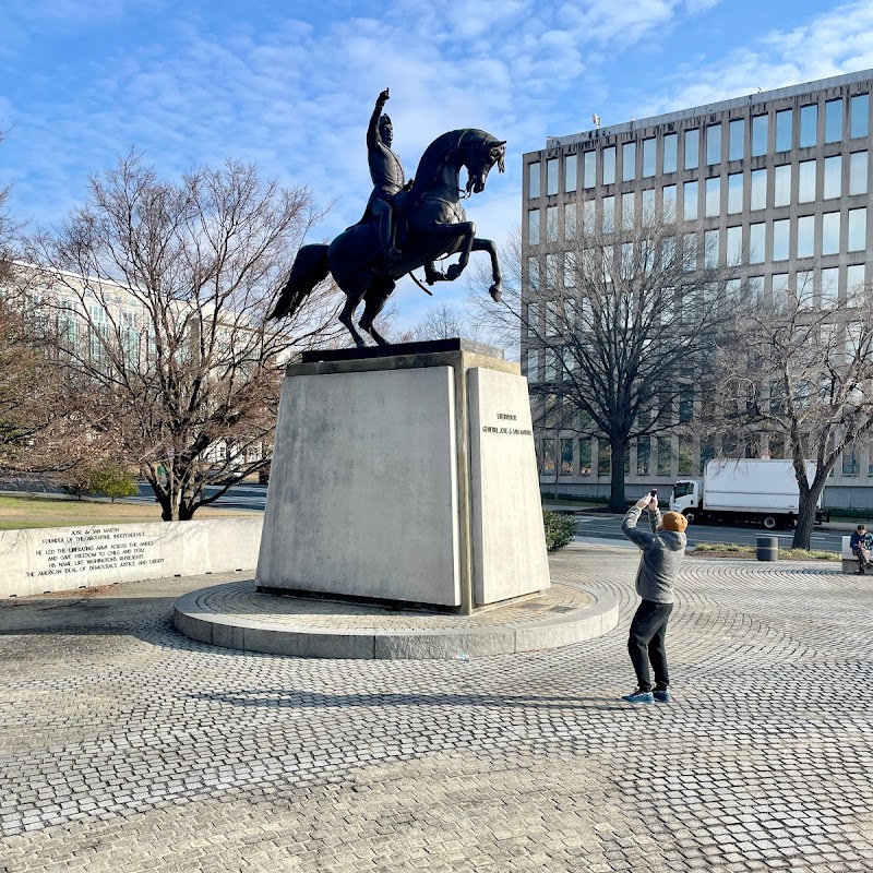 José de San Martín Monument