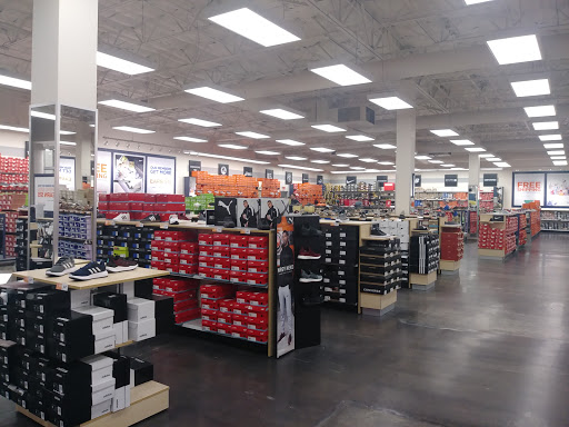 Shoe Store «Rack Room Shoes», reviews and photos, 3800 US Hwy 98 N #541, Lakeland, FL 33809, USA