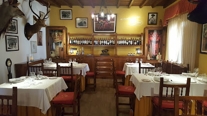 Restaurante Casa Pacheco - C. Jose Antonio, 12, 37003 Vecinos, Salamanca, Spain