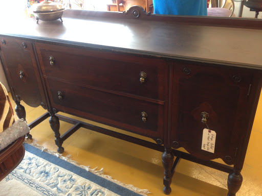 Furniture Store «San Antonio Furniture Finders», reviews and photos, 617 Fredericksburg Rd, San Antonio, TX 78201, USA