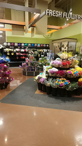 Grocery Store «Fred Meyer», reviews and photos, 19200 SW Martinazzi Ave, Tualatin, OR 97062, USA