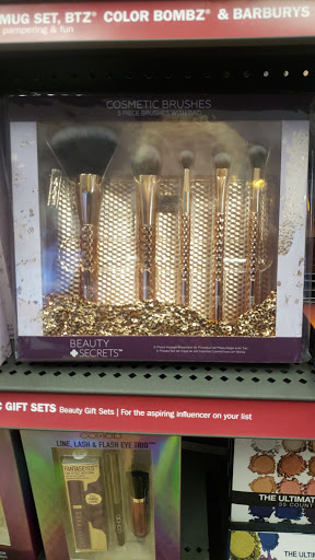 Beauty Supply Store «Sally Beauty», reviews and photos, 3451 L St, Omaha, NE 68107, USA