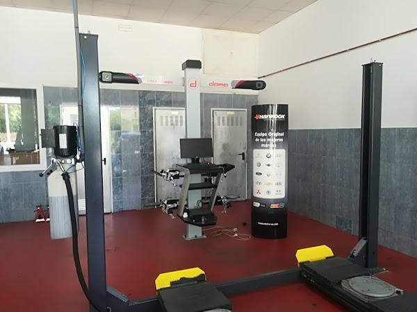 Imagen de SUPERCARS EL PINAR - taller mecanico, amortiguadores, ITV, baterias, llantas torremolinos (2 de 14)