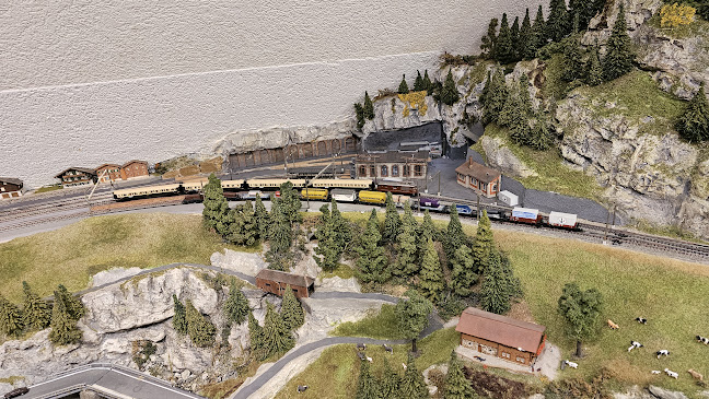 Kommentare und Rezensionen über N-Bahn Club beider Basel