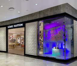 Louis Vuitton Mexico El Palacio de Hierro Santa Fe photo