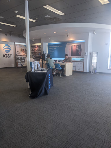 Cell Phone Store «AT&T», reviews and photos, 1018 Riverdale St, West Springfield, MA 01089, USA