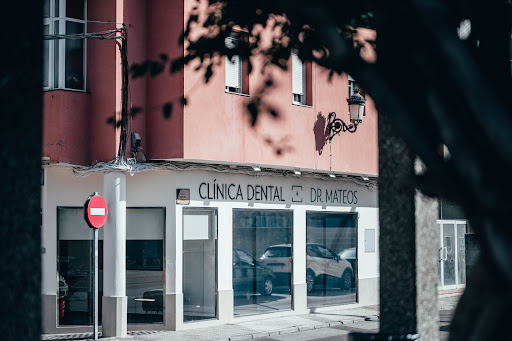 Clinica Dental Dr. Mateos en La Línea de la Concepción, Cádiz