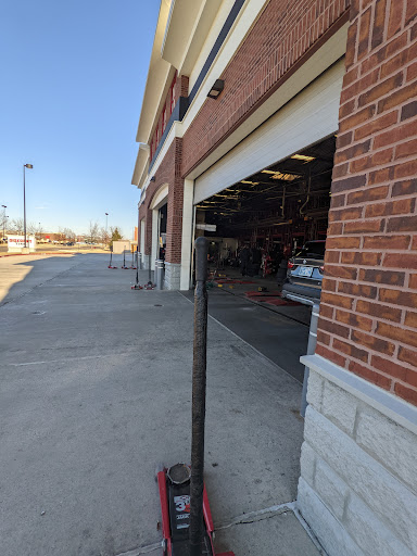 Tire Shop «Discount Tire», reviews and photos, 2900 Mt Williams Dr, Norman, OK 73069, USA