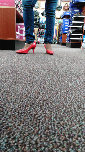 Shoe Store «Shoe Rack Outlet», reviews and photos, 26069 Hoover Rd, Warren, MI 48089, USA