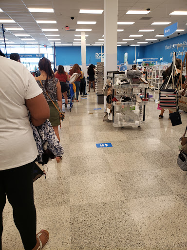 Clothing Store «Ross Dress for Less», reviews and photos, 257 N Weber Rd, Bolingbrook, IL 60490, USA