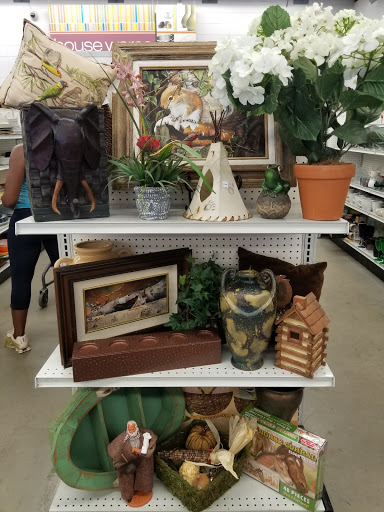 Thrift Store «Goodwill Central Texas - Lakeway», reviews and photos, 1901 RR 620 South, Lakeway, TX 78734, USA