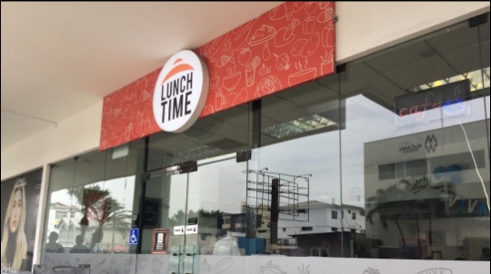 Opiniones de Lunch Time Restaurante y Deli en Guayaquil - Restaurante