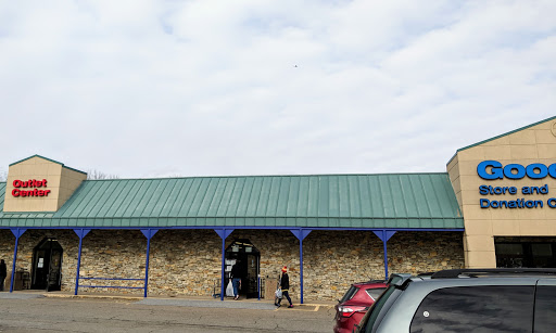 Thrift Store «Goodwill Store, Outlet Center & Donation Center», reviews and photos, 2353 Lincoln Hwy E, Lancaster, PA 17602, USA
