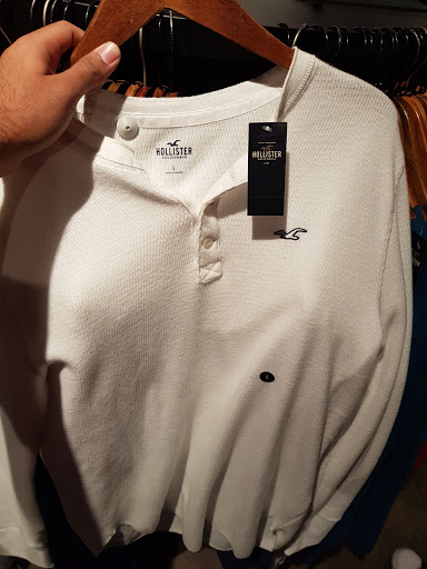 Clothing Store «Hollister Co. Outlet», reviews and photos, 554 Great Mall Dr, Milpitas, CA 95035, USA