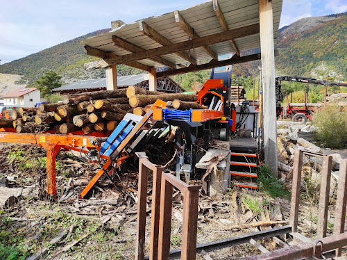 Magasin de bois de chauffage Comptoir des Bois de la Roche La Roche-des-Arnauds