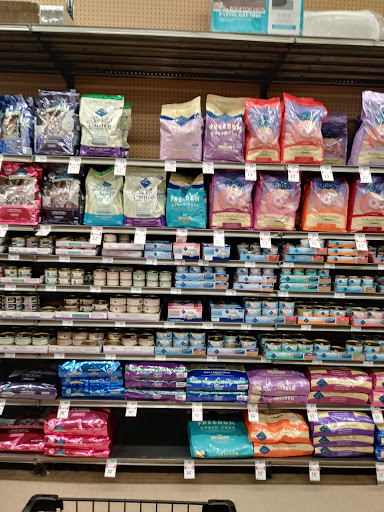 Pet Supply Store «Petco Animal Supplies», reviews and photos, 240 Upland Square Dr, Stowe, PA 19464, USA