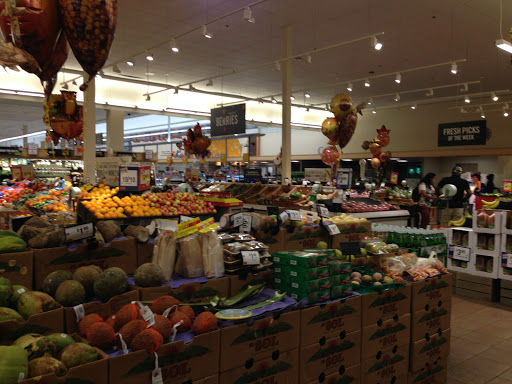 Grocery Store «Stop & Shop», reviews and photos, 1100 Massachusetts Ave, Dorchester, MA 02125, USA