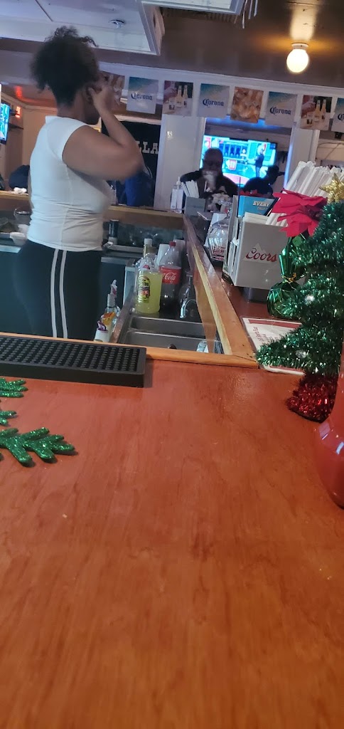 Dj's Lounge & Grill 31705