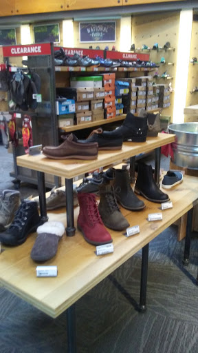 Camping Store «REI», reviews and photos, 2700 Seaglass Way, Oxnard, CA 93036, USA