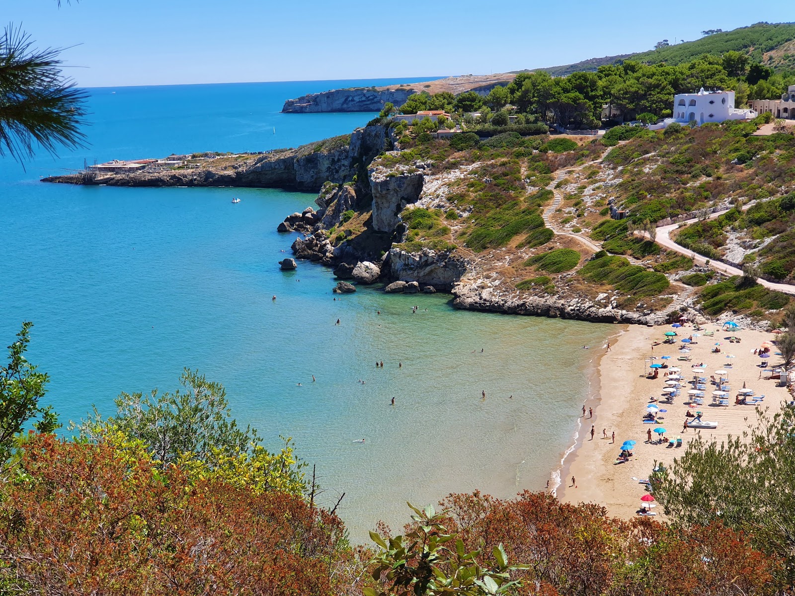 Foto von Spiaggia di Procinisco mit brauner sand Oberfläche