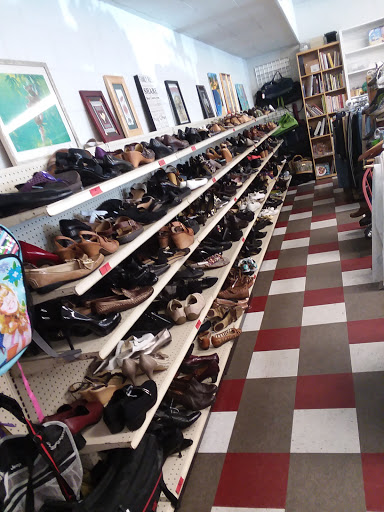 Thrift Store «Lodi House Thrift Store», reviews and photos, 221 W Lodi Ave, Lodi, CA 95240, USA