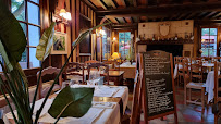 Atmosphère du Restaurant français Restaurant Le Pot d'Étain à Manerbe - n°13