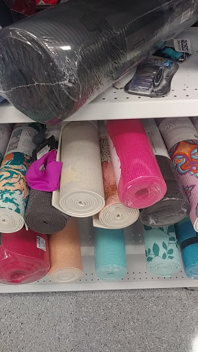 Clothing Store «Ross Dress for Less», reviews and photos, 7065 Cermak Rd, Berwyn, IL 60402, USA