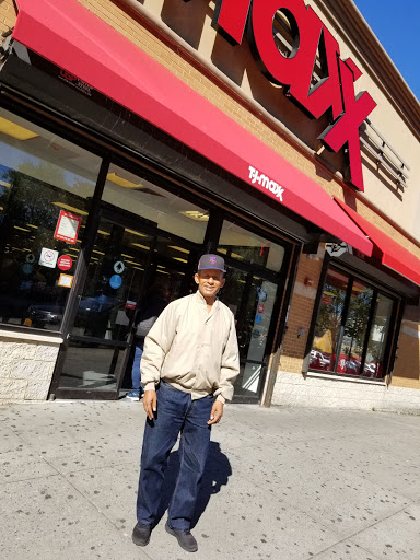 Shopping Mall «New Horizons Shopping Mall», reviews and photos, 961 E 174th St, Bronx, NY 10460, USA