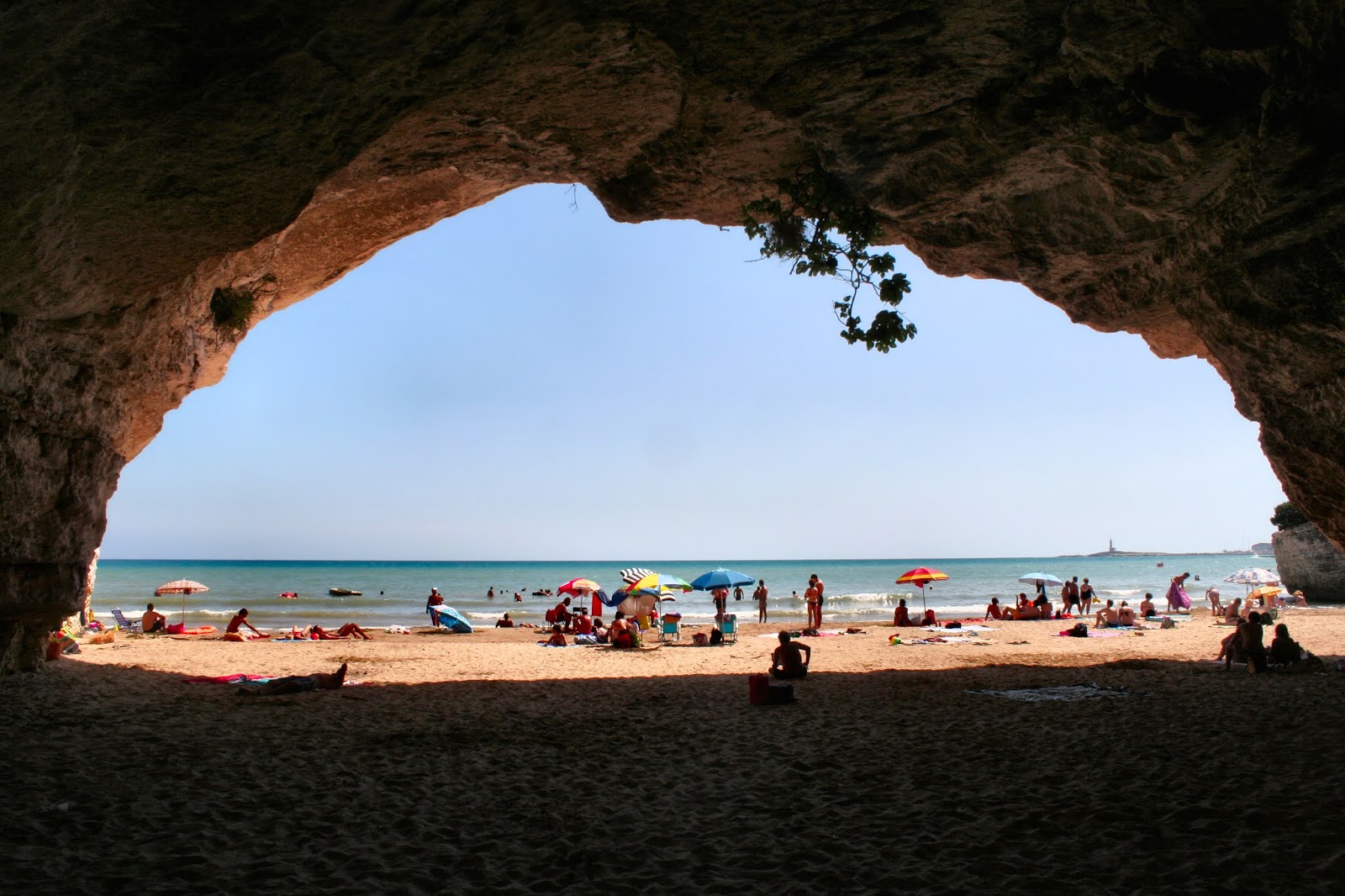 Foto de Spiaggia dei Colombi ubicado en área natural