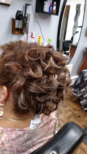 Hair Salon «Eclipse Unisex Hair Salon», reviews and photos, 2704 Fairfield Ave, Bridgeport, CT 06605, USA
