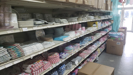 Wholesale Florist «Quality Wholesale Florist Supply», reviews and photos, 7074 NW 50th St, Miami, FL 33166, USA