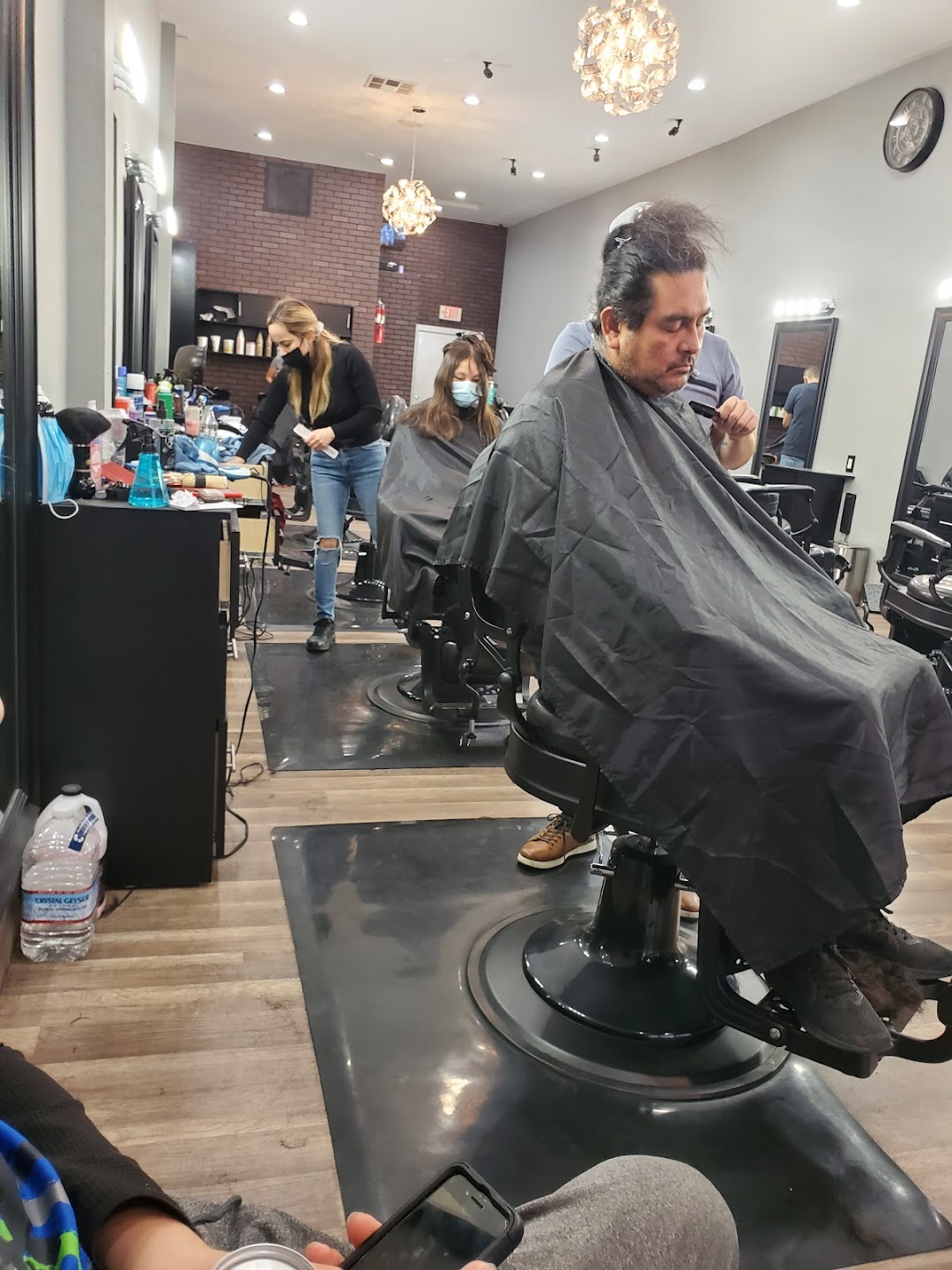 Del Cielo Salon y Barber