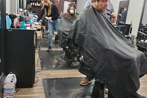 Del Cielo Salon y Barber image