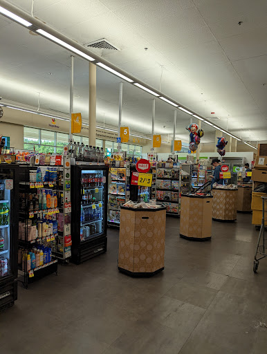 Grocery Store «Stop & Shop», reviews and photos, 105 Alewife Brook Pkwy, Somerville, MA 02144, USA