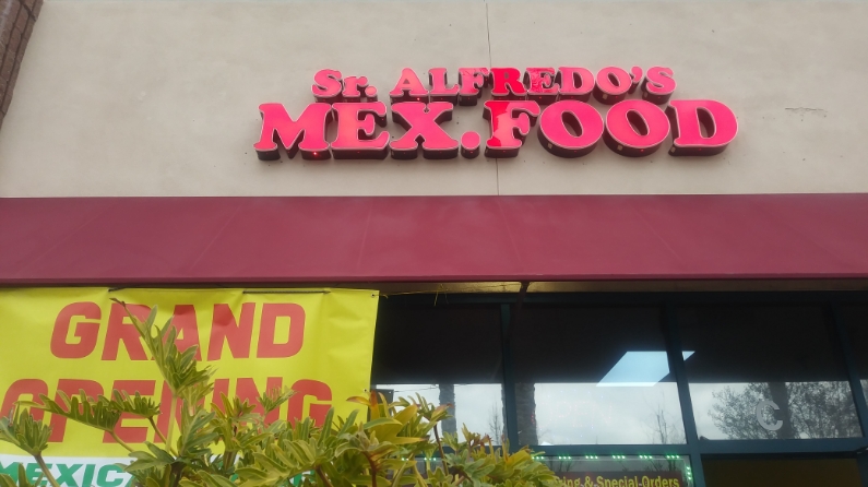 Sr. Alfredos Mexican Food 91762