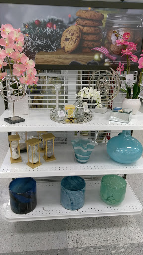 Clothing Store «Ross Dress for Less», reviews and photos, 1217 W State Hwy 114, Grapevine, TX 76051, USA