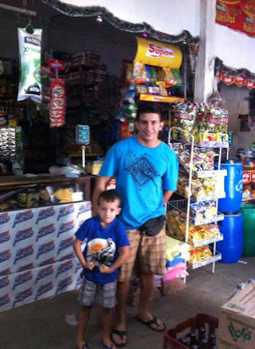 Comercial Cevallos Tienda de Abarrotes - Santa Ana
