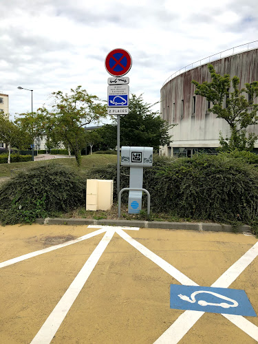 Borne de recharge de véhicules électriques Alizé Liberté Charging Station Canteleu