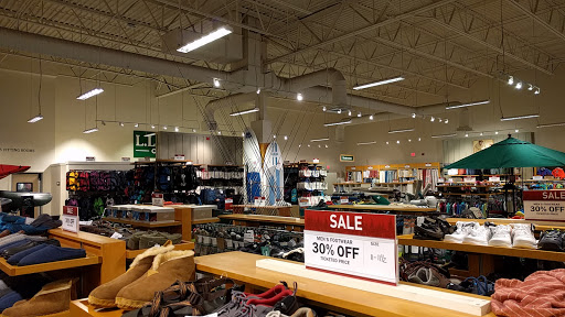 Clothing Store «L.L. Bean Outlet», reviews and photos, 31 Gusabel Ave, Nashua, NH 03063, USA