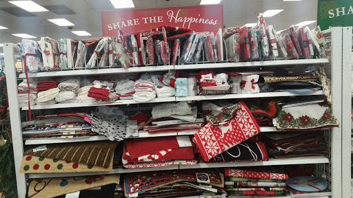 Clothing Store «Ross Dress for Less», reviews and photos, 1955 W Craig Rd, North Las Vegas, NV 89032, USA