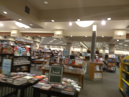 Book Store «Barnes & Noble», reviews and photos, 444 Broadway, Saugus, MA 01906, USA