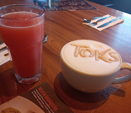 Toks plaza portales photo
