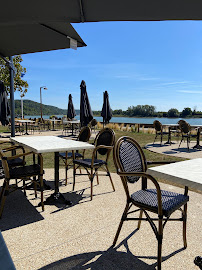 Atmosphère du Magnolia - Restaurant - Villequier à Rives-en-Seine - n°3