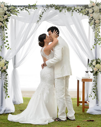 Costa Rica Wedding Photographer | Mauricio Ureña Photography