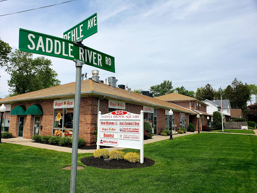 TRACKS SMOKE SHOP, 21 N Midland Ave, Elmwood Park, NJ 07407, USA, 