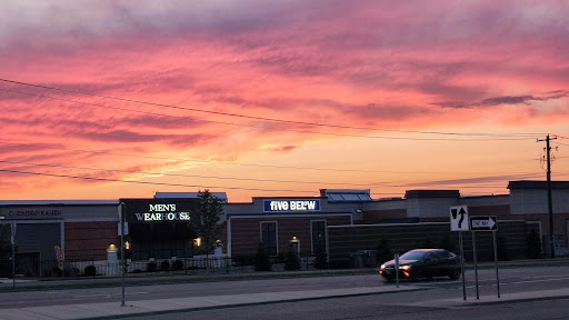 Grocery Store «Hy-Vee», reviews and photos, 1500 Central Park Commons Dr, Eagan, MN 55121, USA