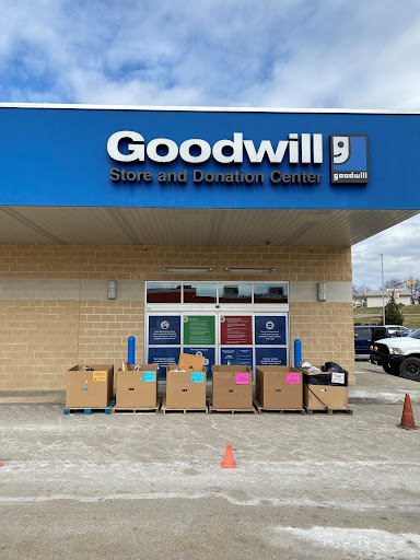 Thrift Store «Goodwill», reviews and photos