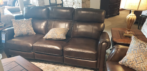 Furniture Store «Rooms To Go & Rooms To Go Kids Furniture Store - Montgomery», reviews and photos, 6810 Eastchase Pkwy Suite A, Montgomery, AL 36117, USA